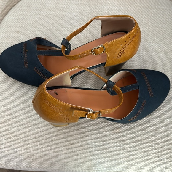 Ladies, size 4 aka size 9. Blue denim color with tan heel back, 3” heel. - Picture 3 of 5